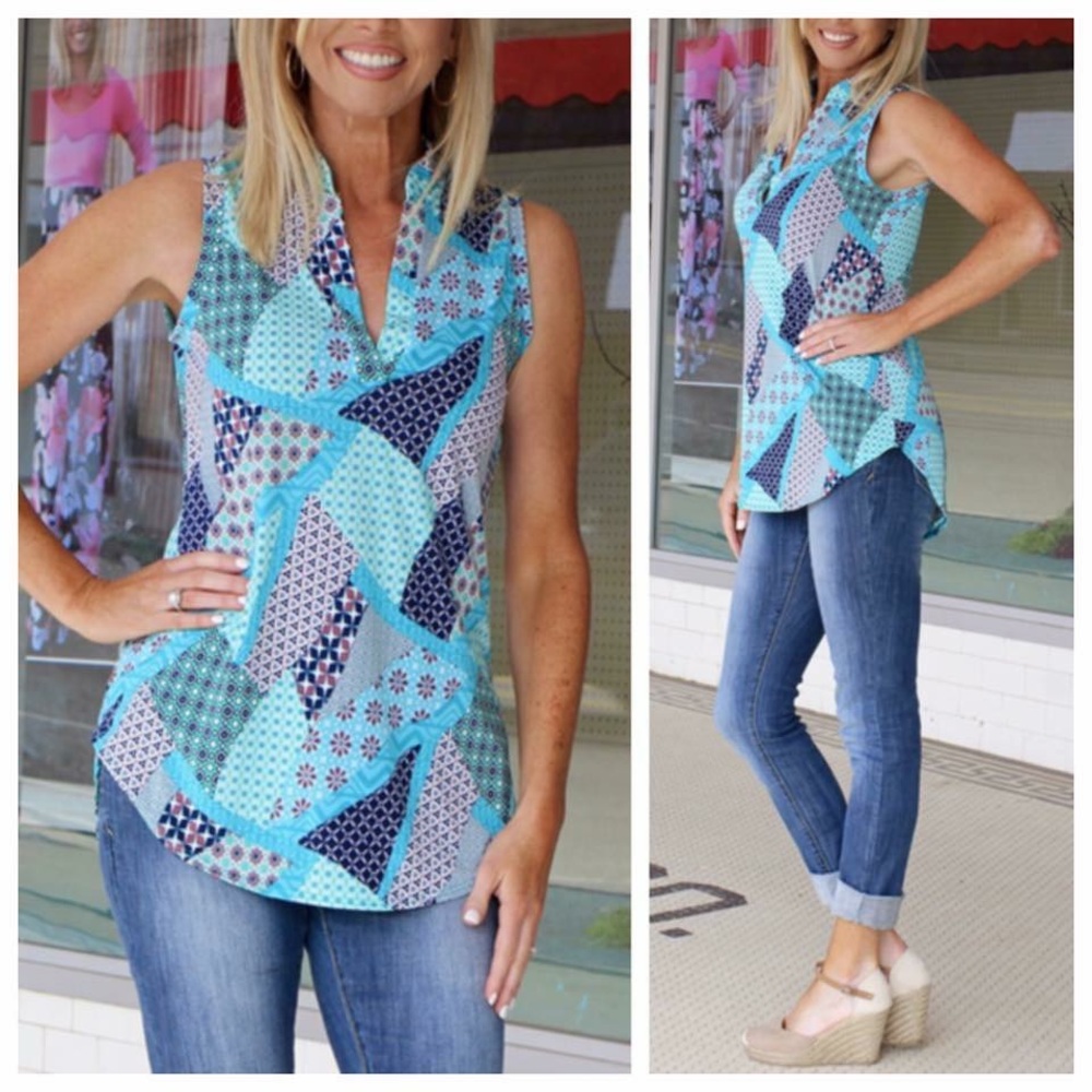 🚨SALE! 💙LAST ONE/small-blue patchwork print v-neck top